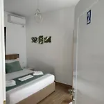 Lexhulo Room's *