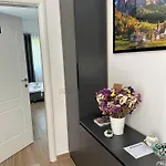 Lexhulo Room's * Domje