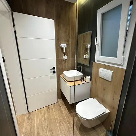 Lexhulo Room's Domje
